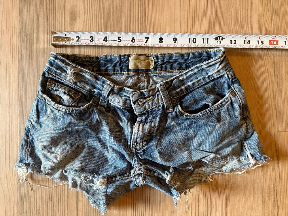 BKE Stella Distressed Denim Shorts - Picture 6 of 7